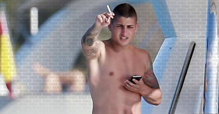famous footballers who smoke in real life