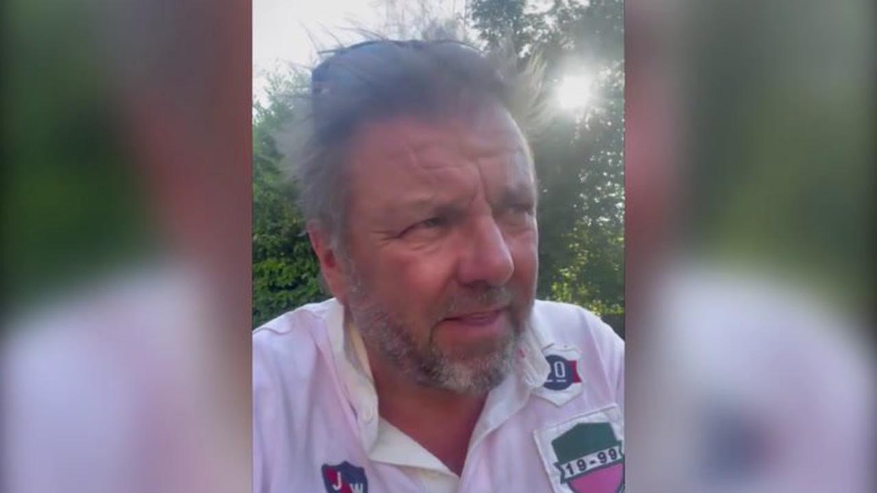 Martin Roberts Turns Down Homes Under The Hammer Fan S Proposal Thanks For The Offer Opera News