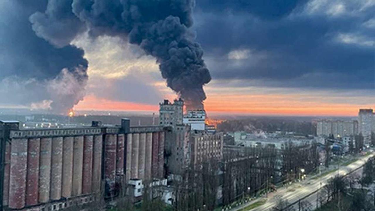 Ukraine-Krieg: Russland mit neuen Raketenangriffen – Selenskyj nennt Details zu Mariupol-Evakuierung