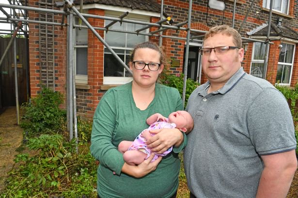 You Re A Dumb Democrat Get Your Stuff And Get Out Michigan Hotel Owner Rages At Guest After She Complained About Flooded Toilet He Refused To Help Fix Opera News