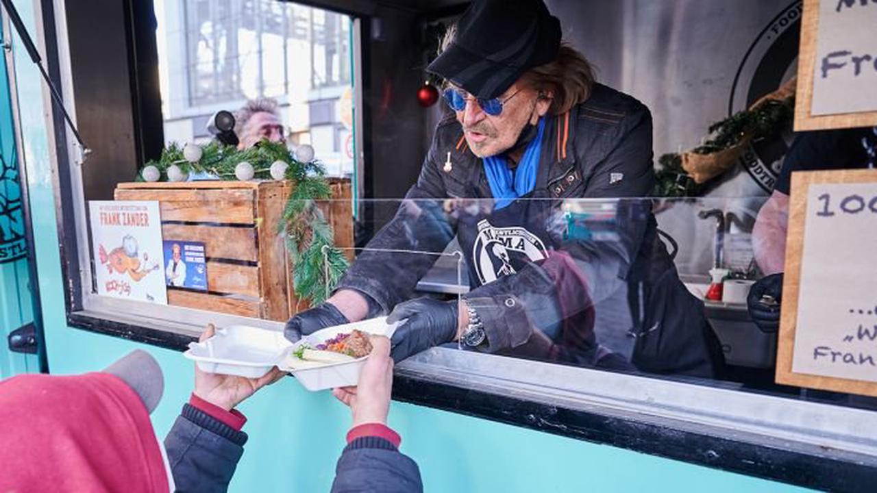 Frank Zander verteilt warmes Essen an Obdachlose