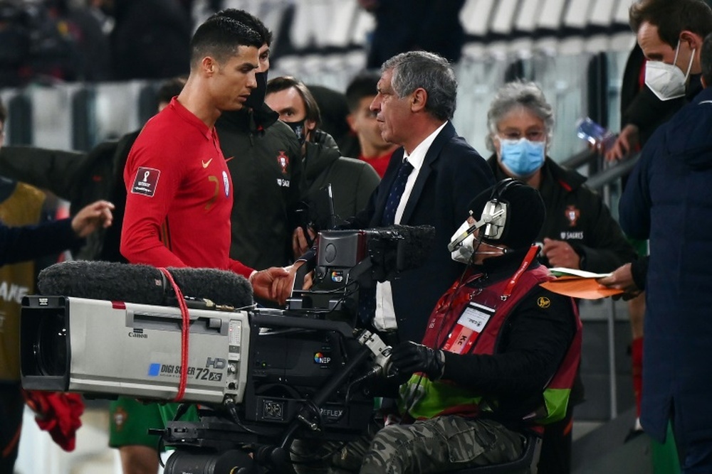 Fernando Santos prévient Ronaldo - Opera News