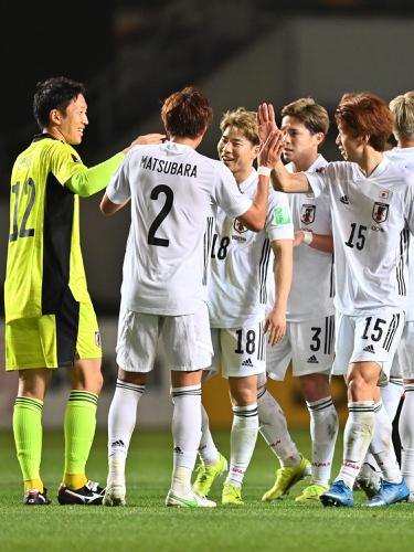 Selebrasi Pemain Jepang saat Lumat Mongolia