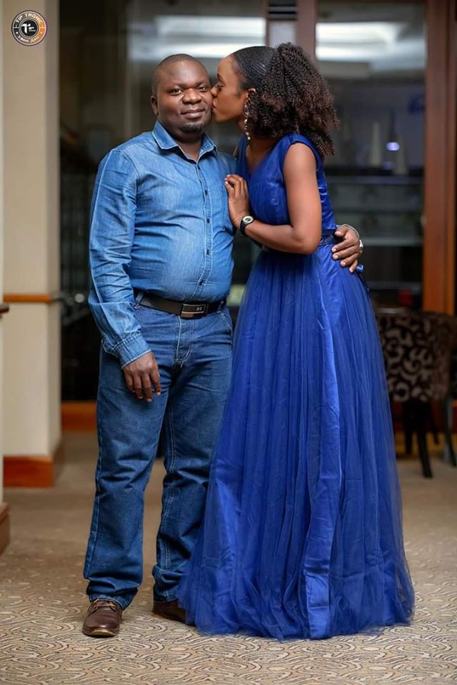 Image may contain: 2 people, people standing