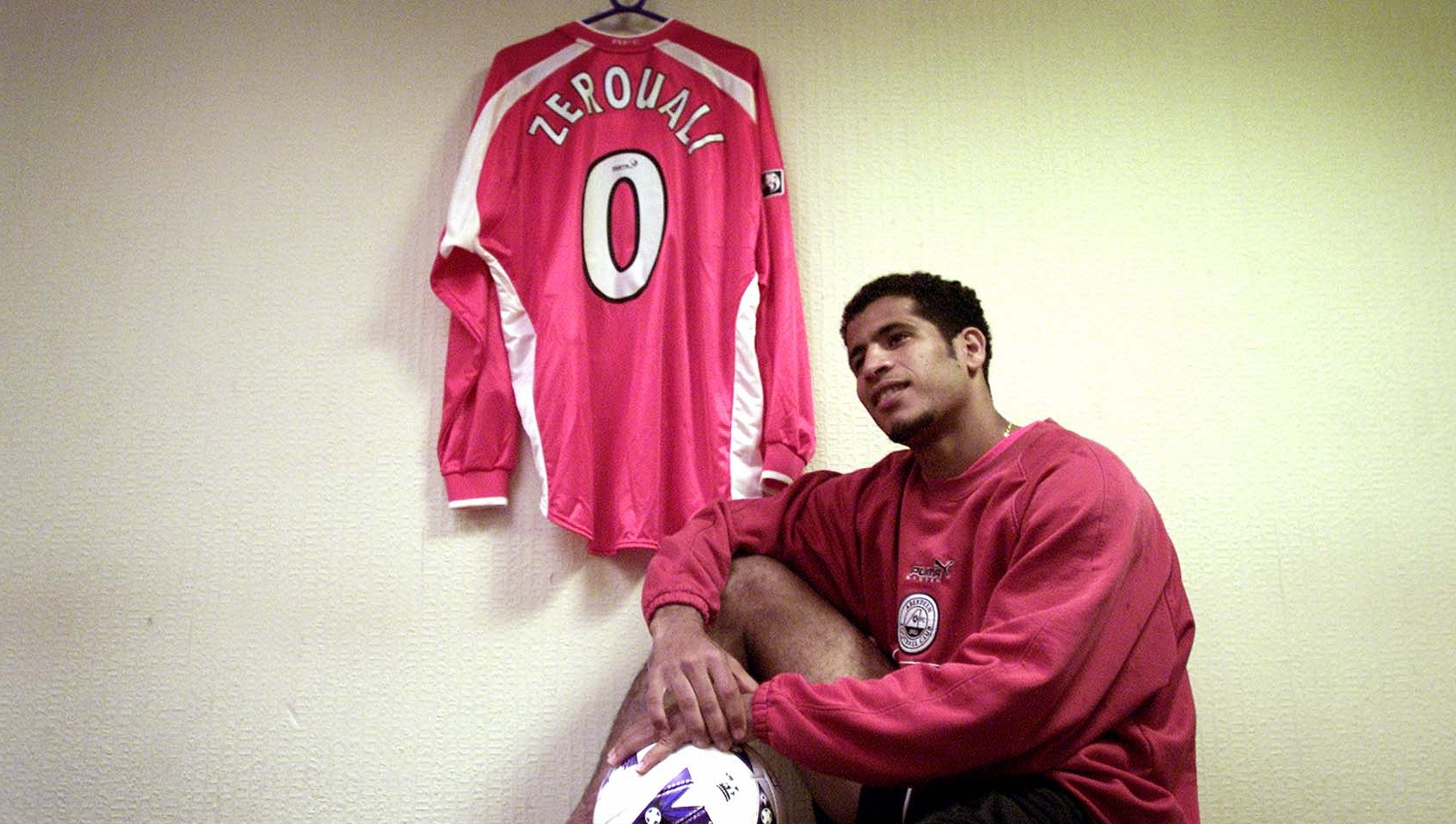 Top 10 : รวมเหล่านักเตะเบอร์เสื้อสุดแปลก