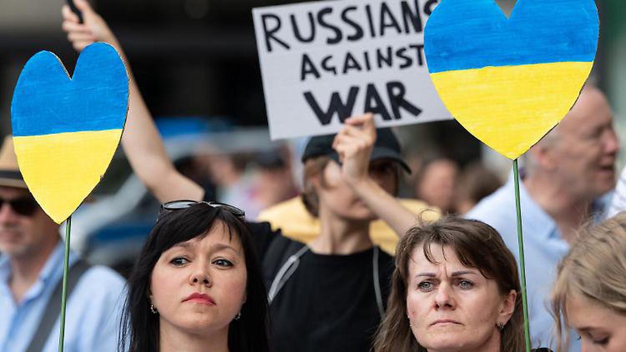 Demo für Ukraine: Mehr Zulauf als pro-russische Demo