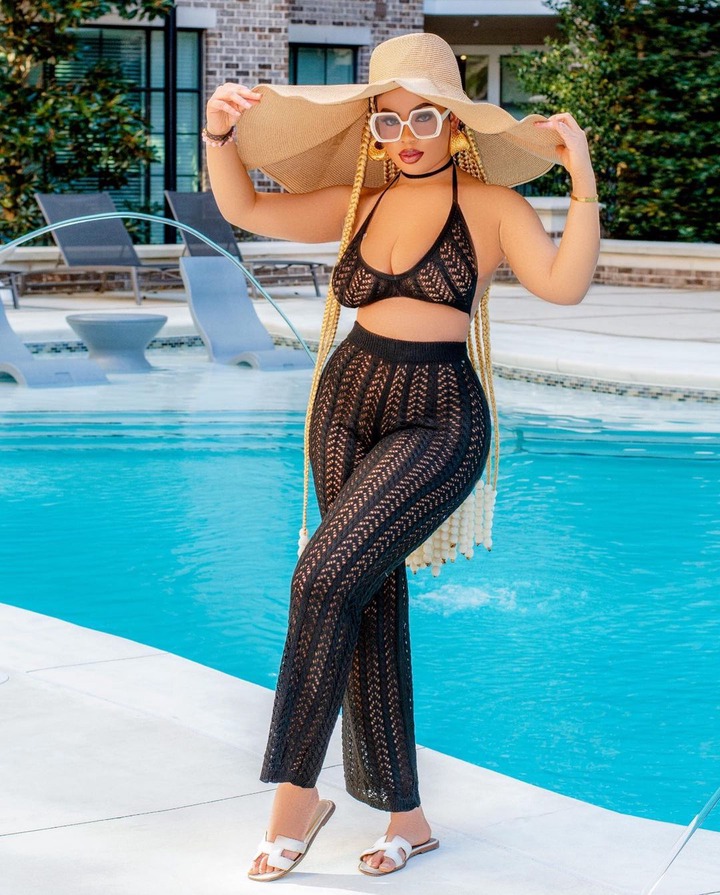 Nina shows off her glowing skin in new photo