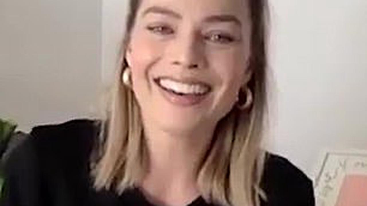 Margot Robbie Shocks Disability Advocate Emily Dash With A Surprise Zoom Call Before Sharing Her Rad Impact Award With Her Opera News