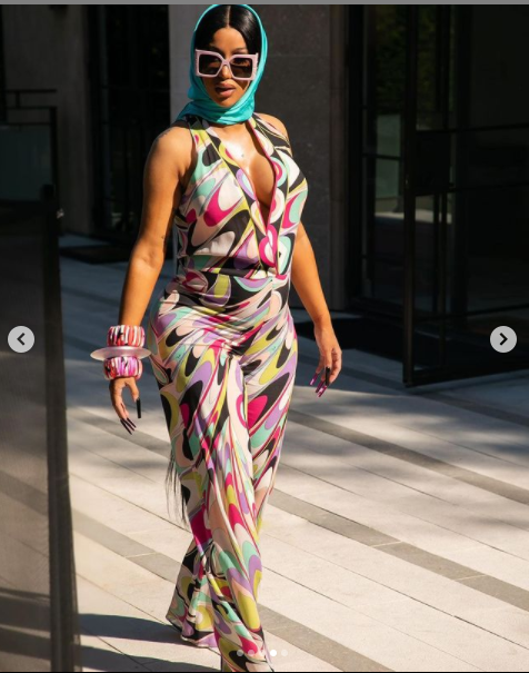 Pregnant Cardi B showcase her growing baby bump in Pucci jumpsuit (photos)