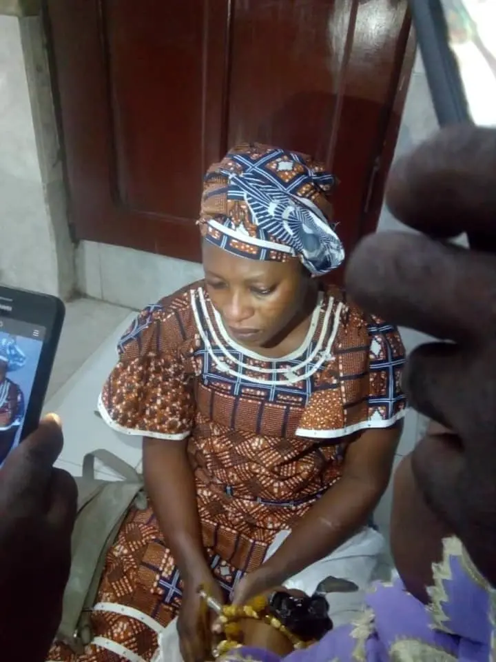 Lady nabbed after allegedly stealing a 4-months-old child from a mosque in Mushin lindaikejisblog 4