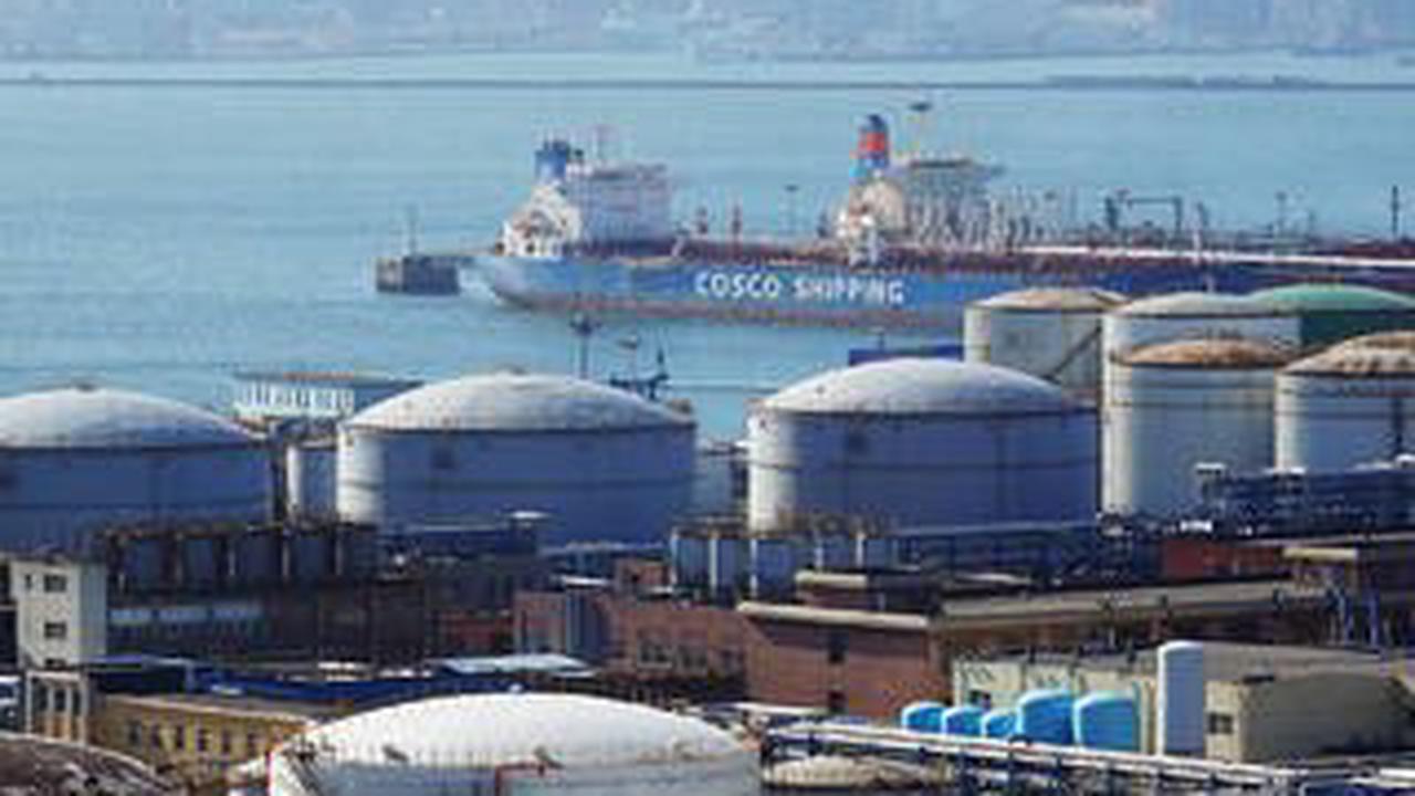 МИД КНР выразил недовольство попытками США ввести санкции против поставок нефти РФ в Китай