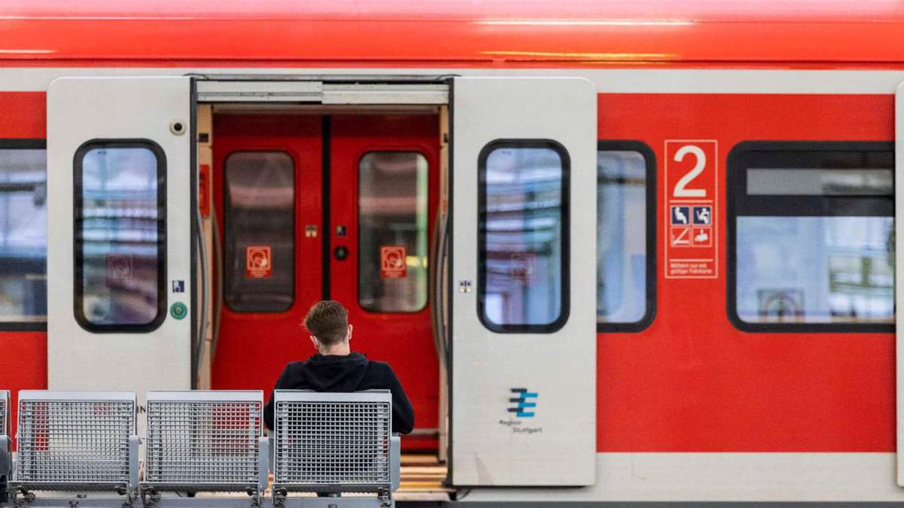 Verkehr Netz der überlastete S-Bahn Hamburg wird umstrukturiert