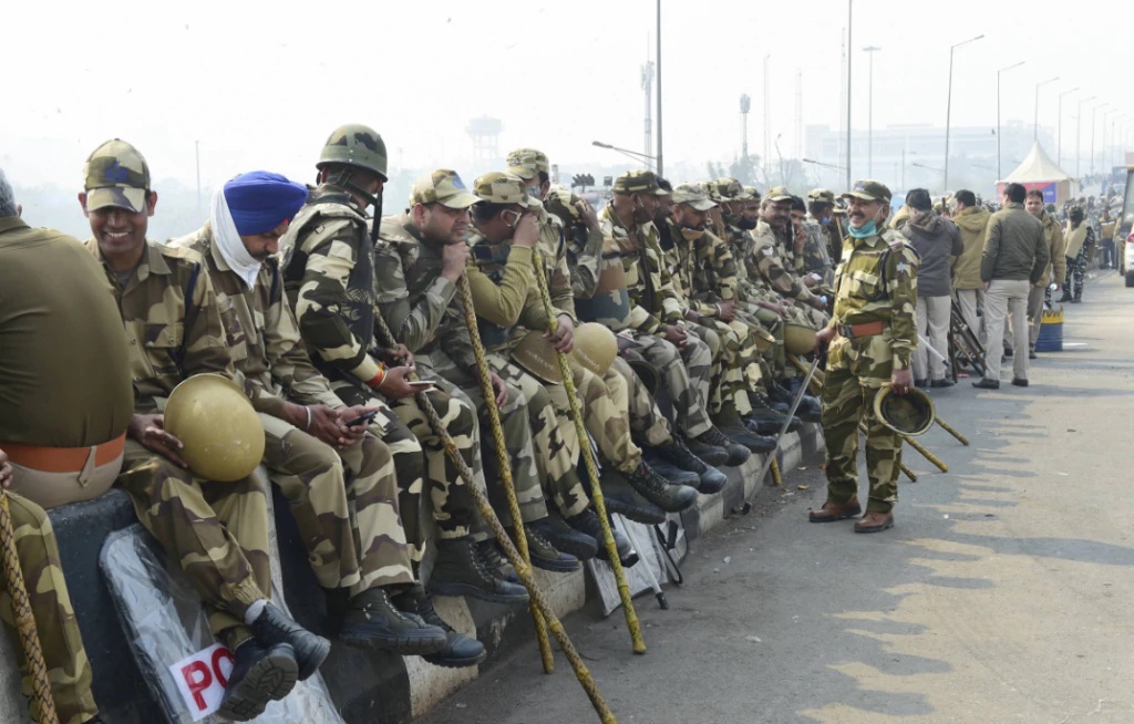 Police Personnel At Ghazipur Pti 2