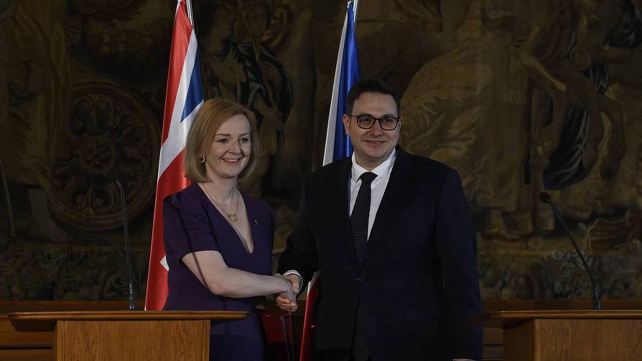 Britische Außenministerin lehnt Zugeständnisse an Russland ab