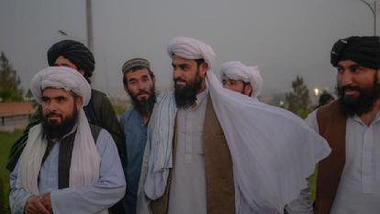 Des Afghanes travaillant pour des ONG menacées de mort si elles ne portent pas la burqa