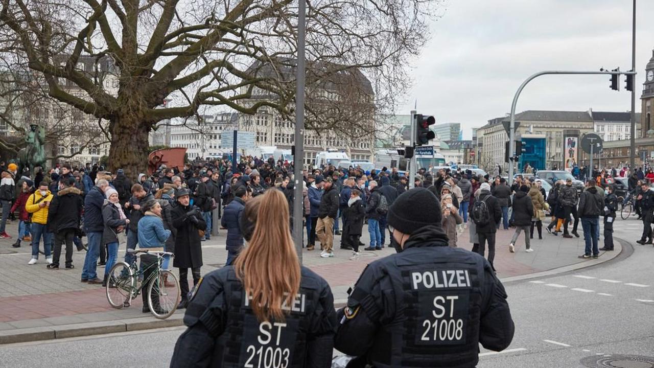 Demo gegen Corona-Maßnahmen am Samstag? Hamburger Polizei trifft Entscheidung