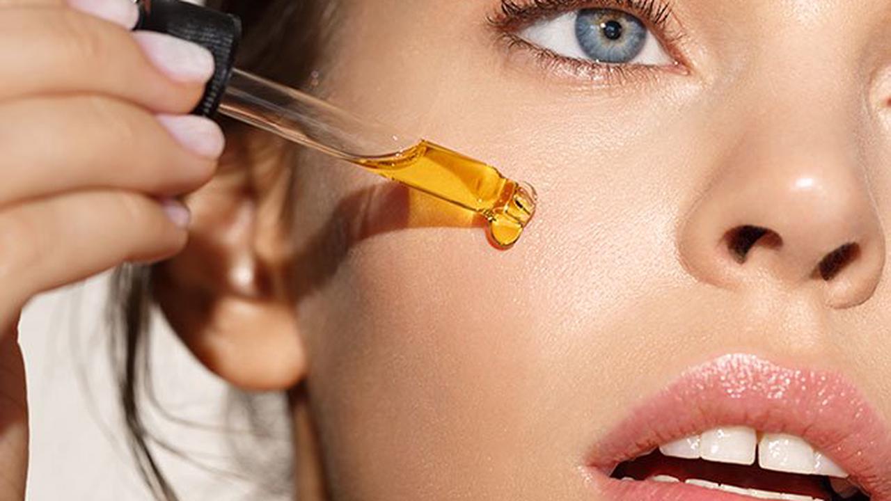 A Dermatologist Tells Us What Vitamin C Does To Our Skin