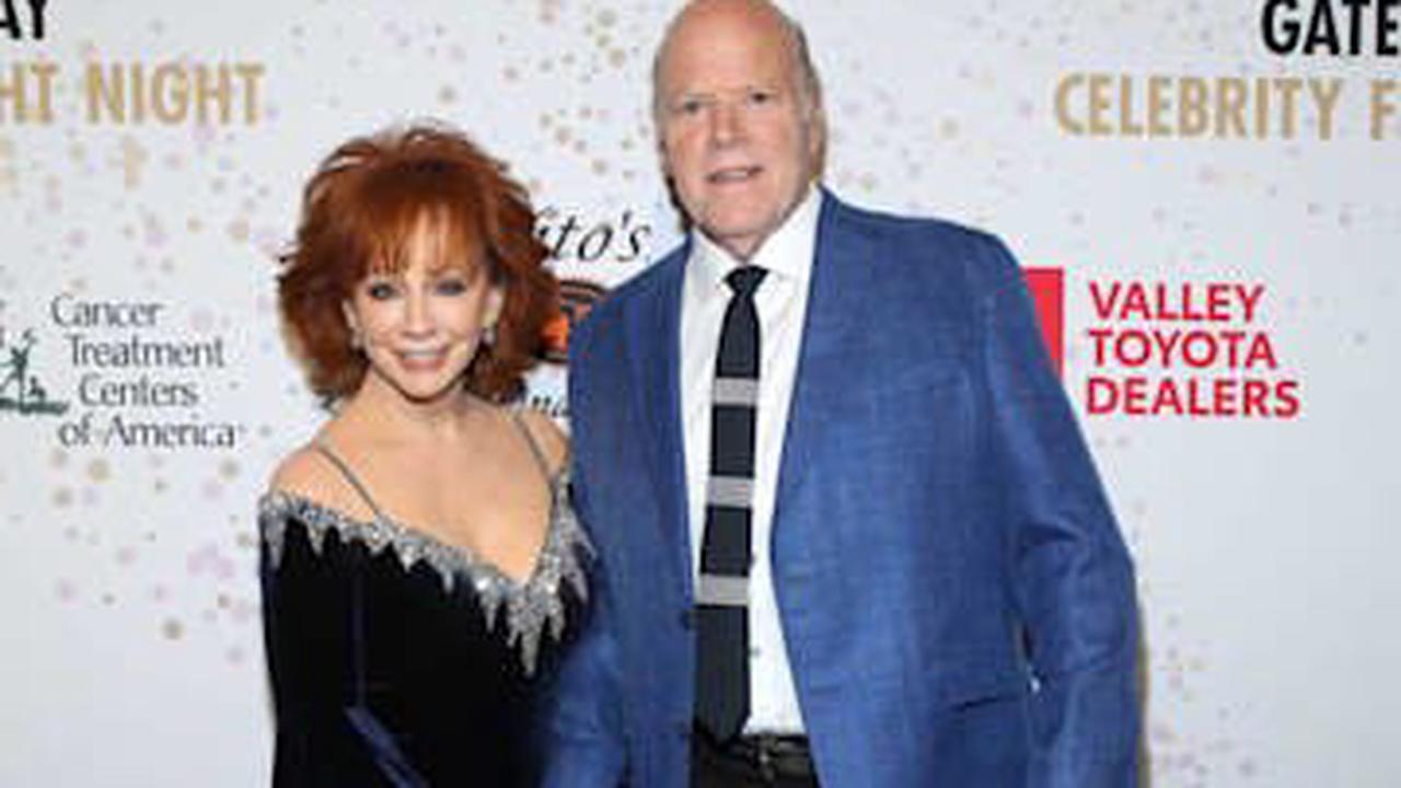 Reba McEntire clears up confusion surrounding COVID-19 battle as she reveals what really happened