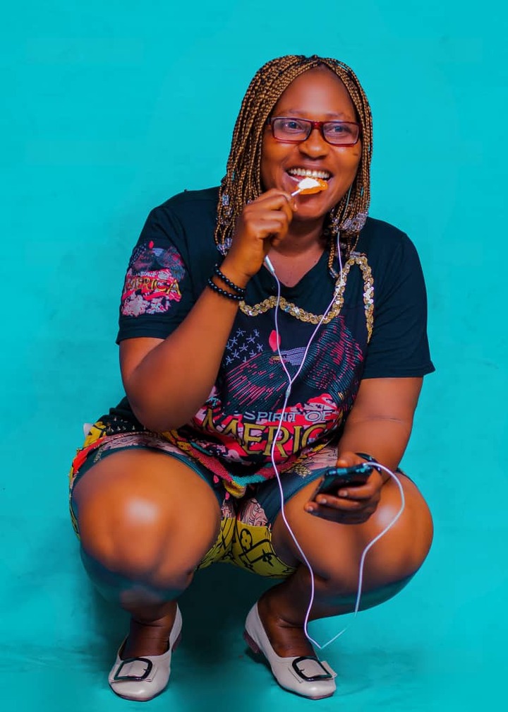 Beautiful Ghanaian Musician Tiko Bannya Set Internet Ablaze With Stunning Photos