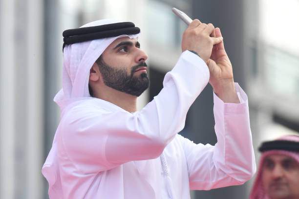 Sheikh Mansour Bin Mohammed Bin Rashid Al Maktoum Takes A Photo The Picture Id1128377589?k=6&m=1128377589&s=&w=0&h=VdJJD5nhGf_Qh Aj0jjpD_9T3IP35pgTHduVV0xsbGQ=