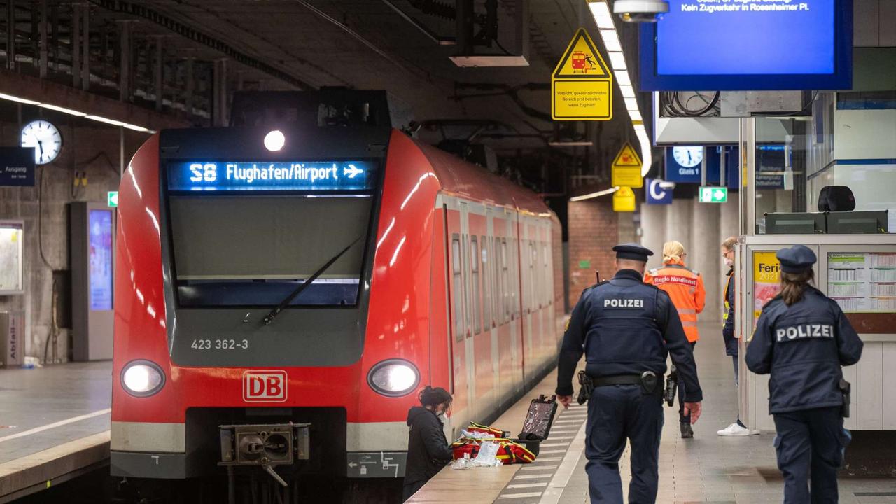 Mann in München vor S-Bahn gestoßen