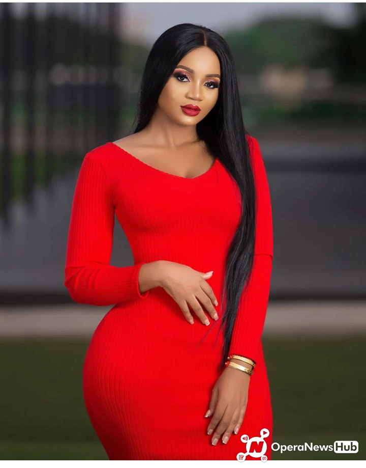 More Photos Of The Beautiful And Curviest Sister Of Serwaa Amihere Surfaces