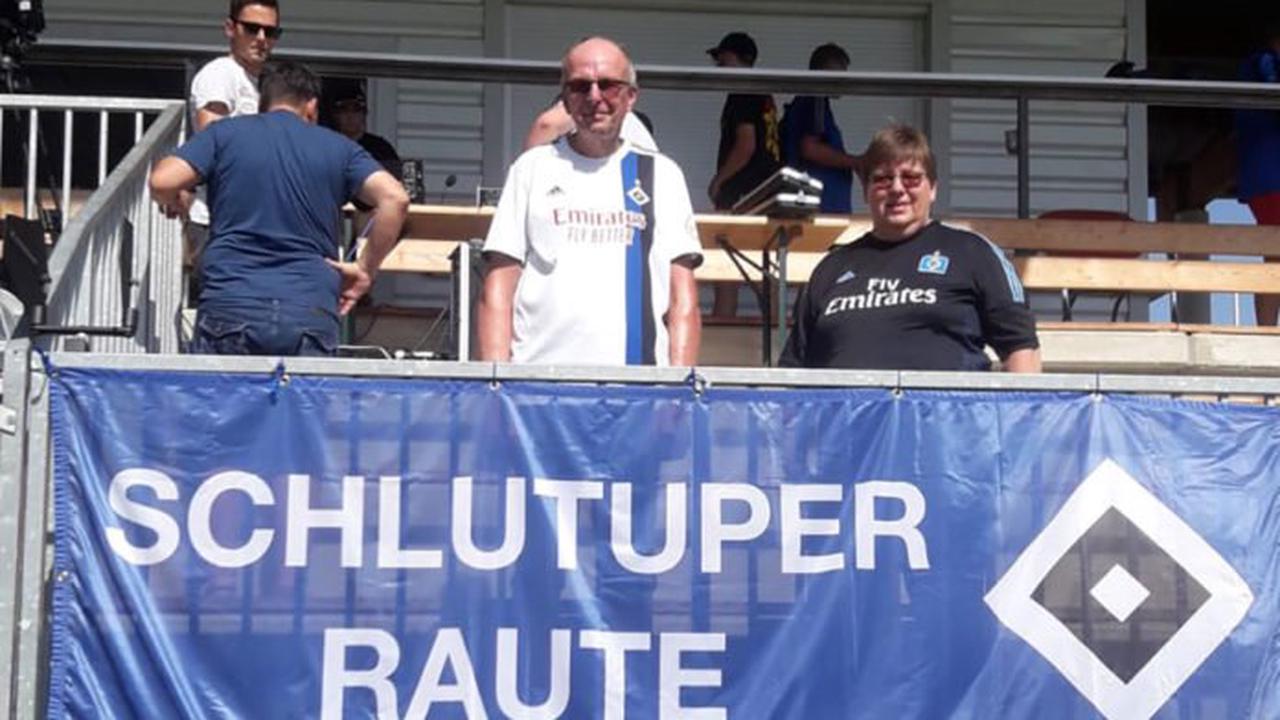 HSV gewinnt zum Abschluss – Lübecker Ehepaar reist den Profis hinterher