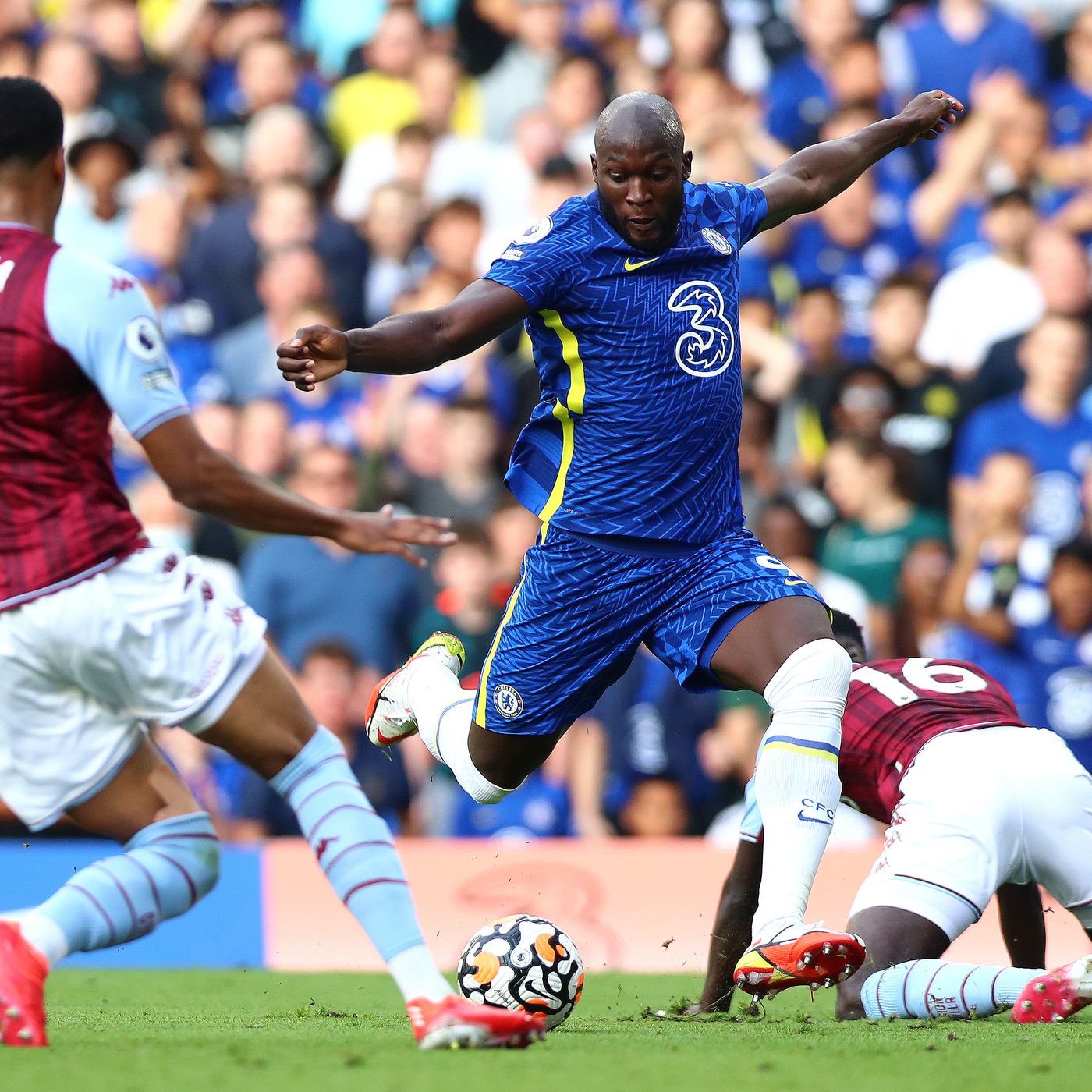Watch Lukaku Scores His First Ever Stamford Bridge Goal Against Aston Villa Opera News