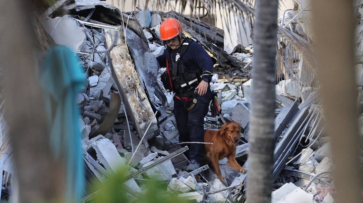 Miami building collapses, leaves 3 dead and 99 people unaccounted for (Photos)