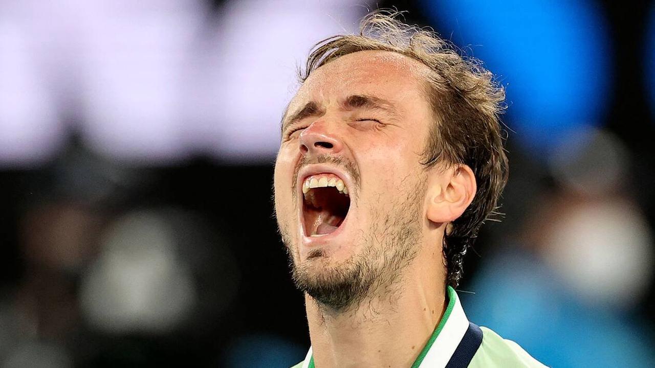 Open d’Australie. Daniil Medvedev s’est inspiré de Djokovic pour sa remontada face à Aliassime